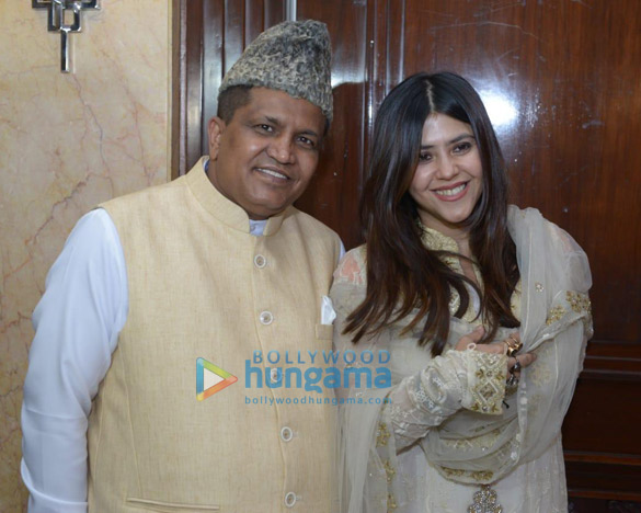 celebs grace shakeel saifis iftar party in delhi 5