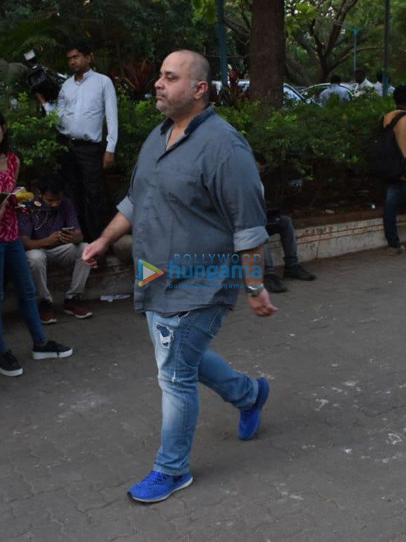 celebs snapped at ajay devgns house arriving to pay their condolence 138