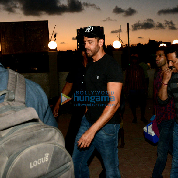 hrithik roshan snapped at the versova jetty 2