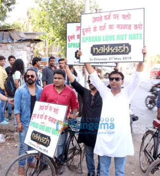 Photos: Inaamulhaq & Sharib Hashmi promote ‘Nakkash’ on cycle in Mumbai