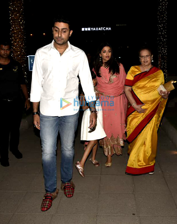 Photos: Abhishek Bachchan and Aishwarya Rai Bachchan spotted at Yauatcha in BKC Photos: Abhishek Bachchan and Aishwarya Rai Bachchan spotted at Yauatcha in BKC