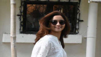Photos: Alia Bhatt snapped at Kromakay salon in Juhu