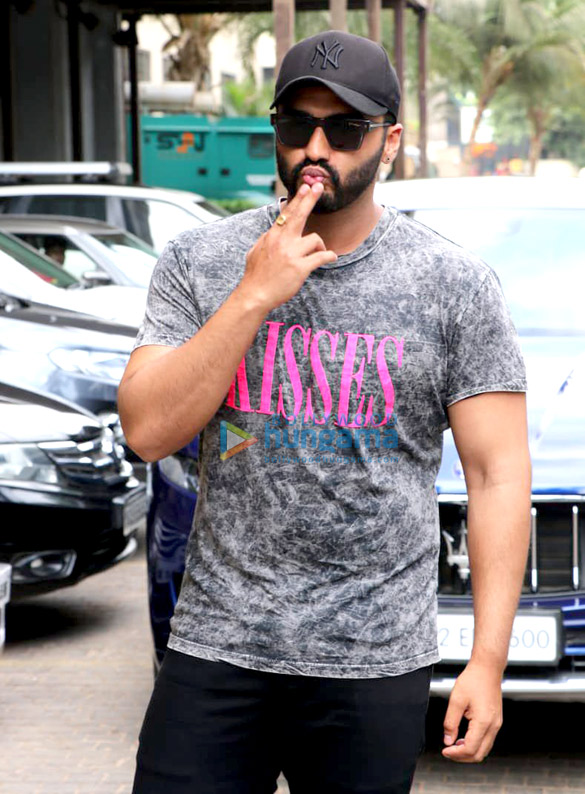 photos arjun kapoor snapped promoting his film indias most wanted at jw marriott in juhu 3