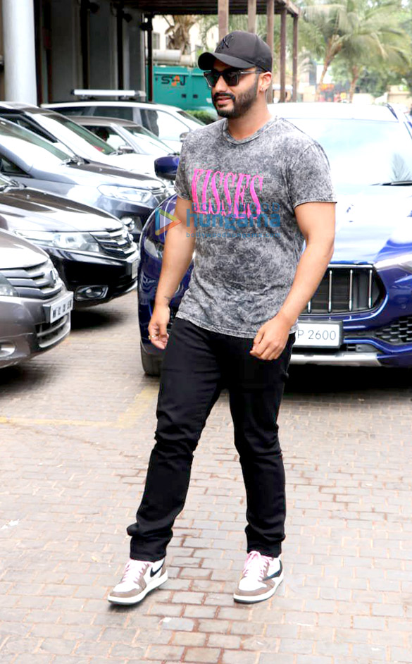 photos arjun kapoor snapped promoting his film indias most wanted at jw marriott in juhu 5