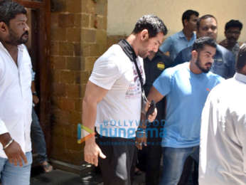 Photos: Rakesh Roshan, John Abraham and Vatsal Sheth at Ajay Devgn's house