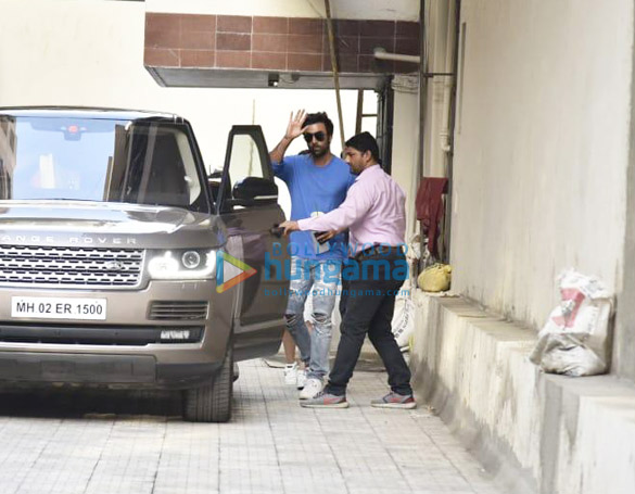 photos ranbir kapoor and alia bhatt snapped at old dharma productions office 2