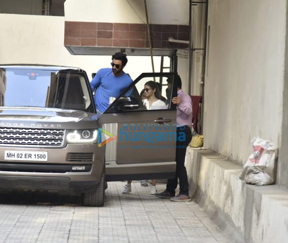 photos ranbir kapoor and alia bhatt snapped at old dharma productions office 3
