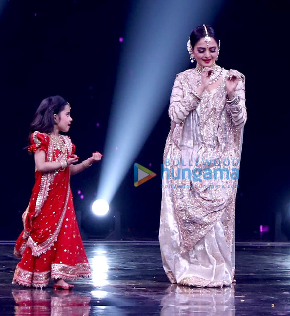 photos rekha snapped on the sets of super dancer chapter 3 4