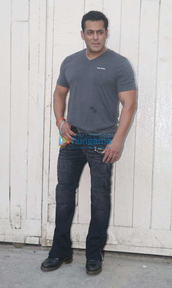 photos salman khan and katrina kaif snapped promoting bharat at mehboob studio in bandra 3