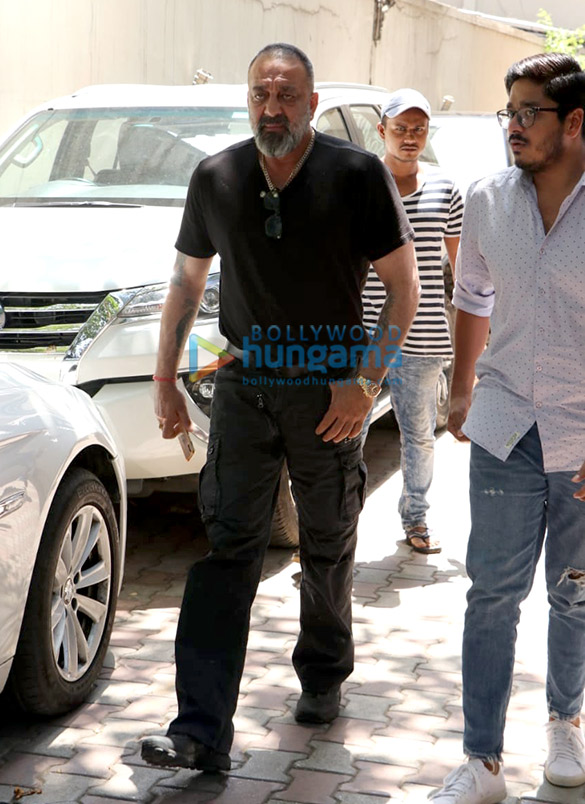 sanjay dutt spotted at vishesh films office 3 2