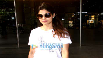 Shamita Shetty, Pooja Batra, Jimmy Sheirgill and Mouni Roy snapped at the airport