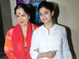 Shamita Shetty snapped with his mom at Juhu PVR