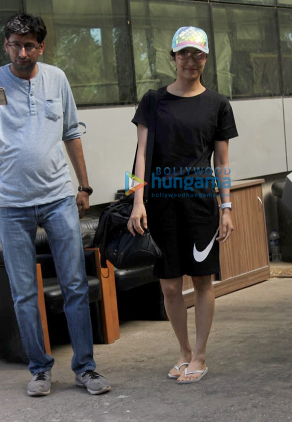 shraddha kapoor spotted at a dance class in andheri 5