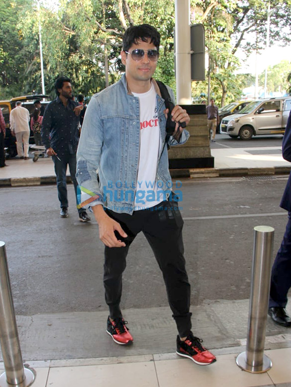 sidharth malhotra and kiara advani snapped at the airport 3