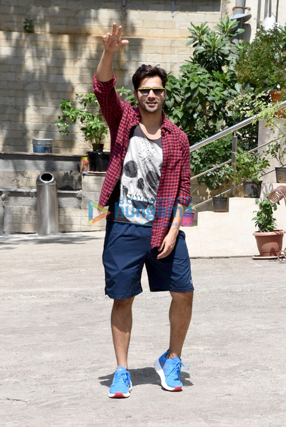 varun dhawan spotted at a dance class 3
