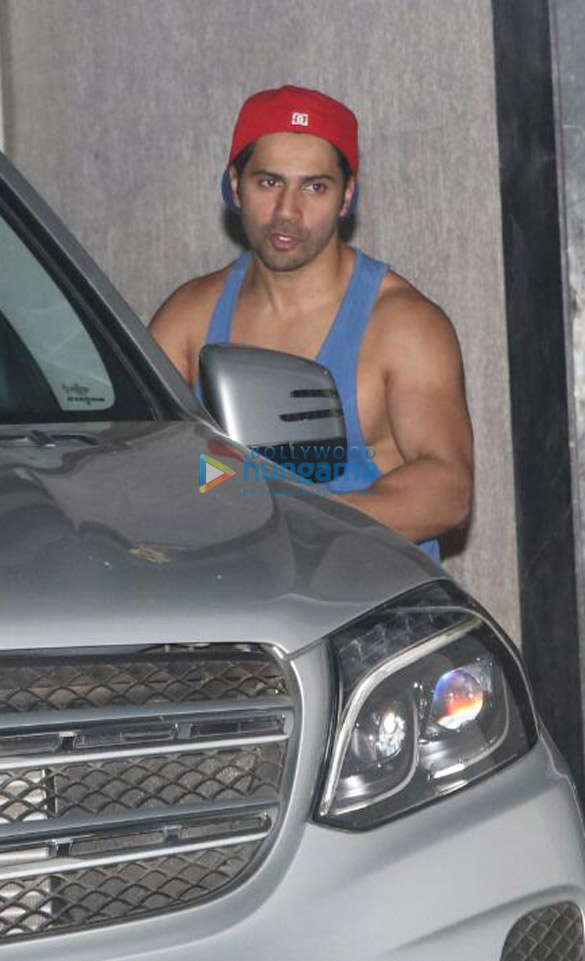 varun dhawan spotted at the gym 1 6