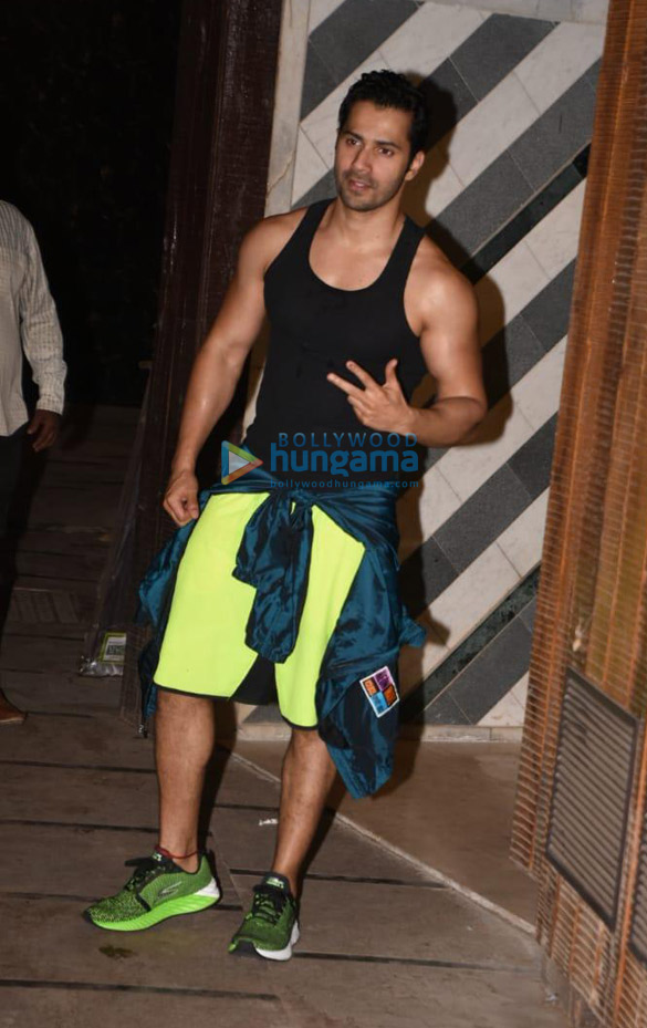 varun dhawan spotted at the gym in juhu 5 3