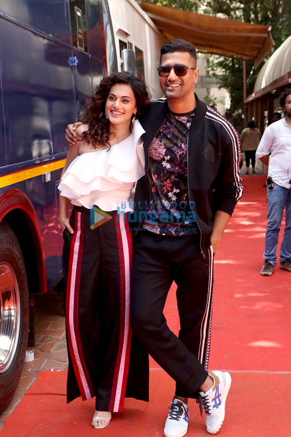 vicky kaushal and taapsee pannu snapped with neha dhupia on the sets of bffs with vogue season 3 6