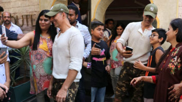 WATCH: Akshay Kumar Sweet Gesture towards Fan at Bayroute cafe in Juhu