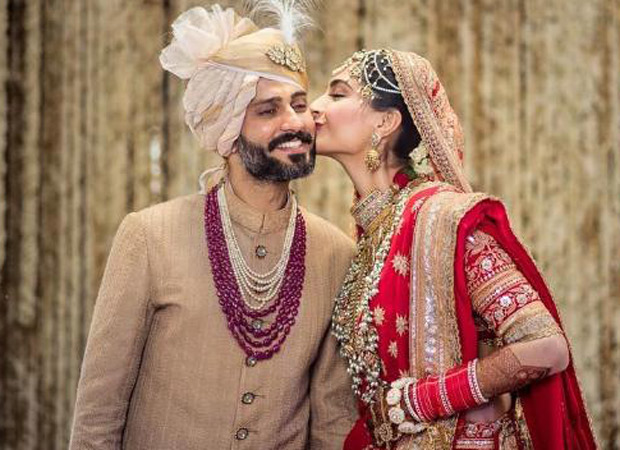 WATCH: Sonam Kapoor shares an unseen video from her wedding with Anand Ahuja and it is all things love WATCH: Sonam Kapoor shares an unseen video from her wedding with Anand Ahuja and it is all things love