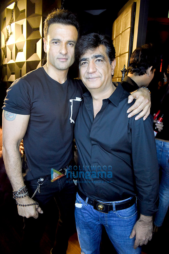 birthday bash of mika singh at sin city 13