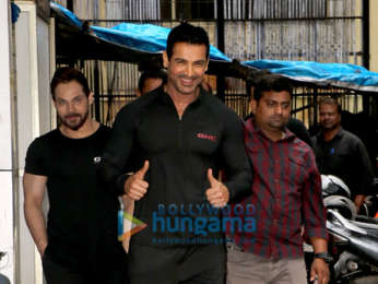 Photos: John Abraham snapped in Khar