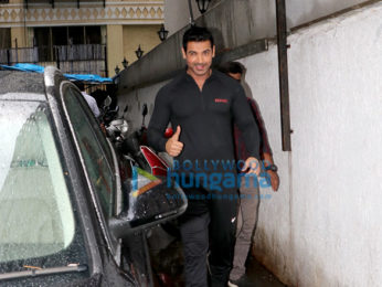 Photos: John Abraham snapped in Khar