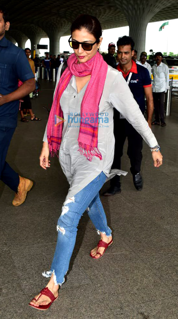 kriti sanon bipasha basu tabu and others snapped at the airport 3