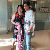 PHOTOS: Shah Rukh Khan invites his fan on her 50th birthday at Mannat