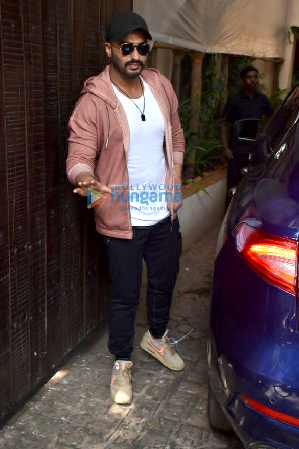 photos arjun kapoor malaika arora and others attend sonam kapoor ahujas birthday party 9