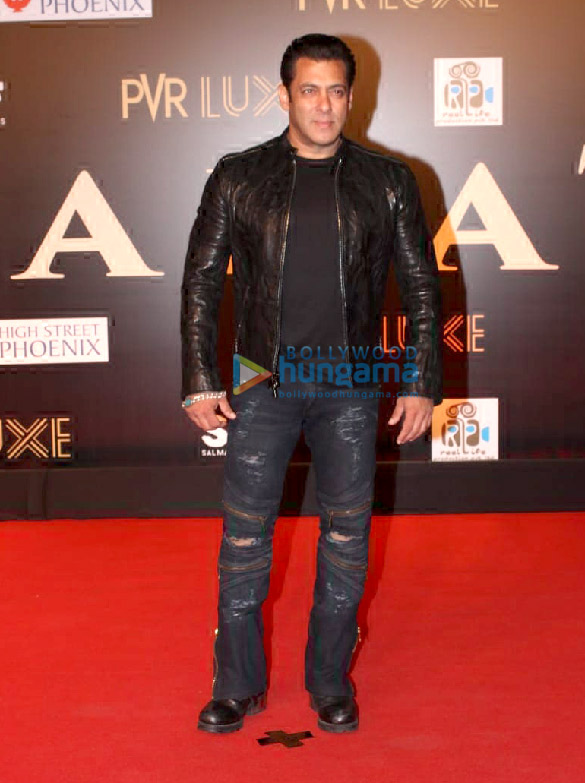 photos celebs grace the premiere of bharat in mumbai 28