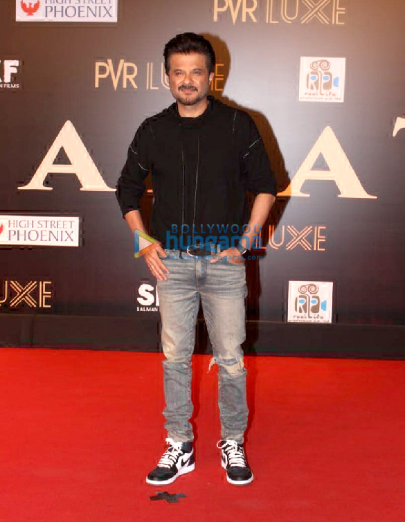 photos celebs grace the premiere of bharat in mumbai 5