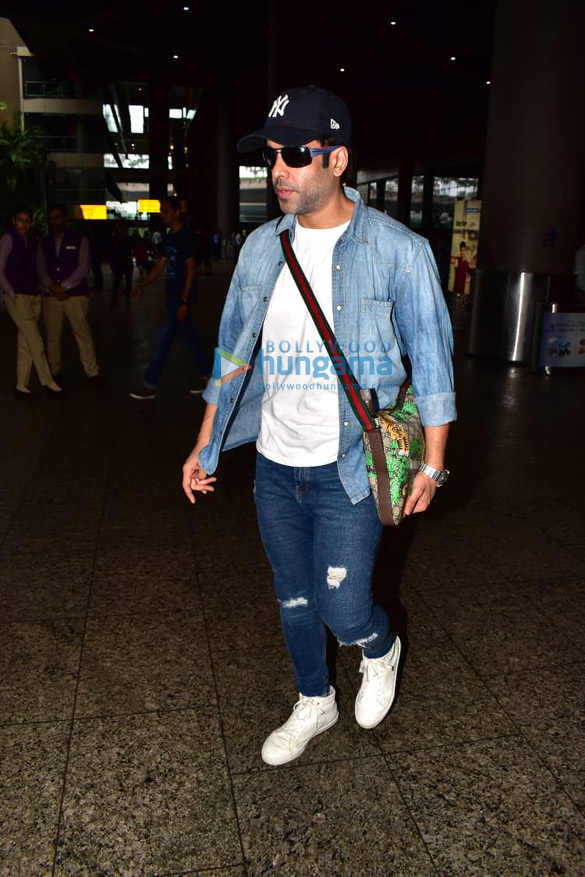 photos deepika padukone ananya panday shraddha kapoor and others snapped at the airport1 1