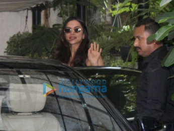 Photos: Deepika Padukone spotted at a salon in Bandra