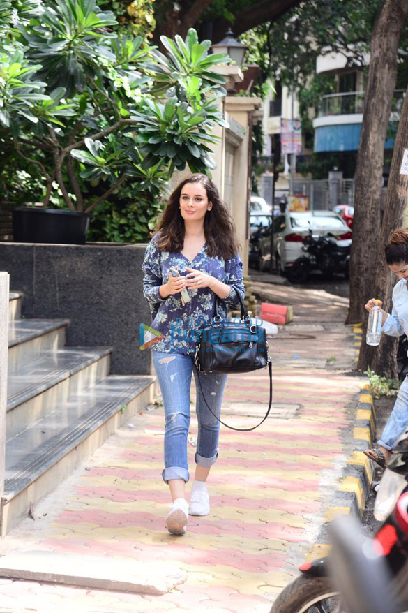 photos evelyn sharma snapped at a dubbing studio in khar 3