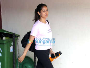 Photos: Janhvi Kapoor, Kim Sharma and Mira Rajput snapped at the gym