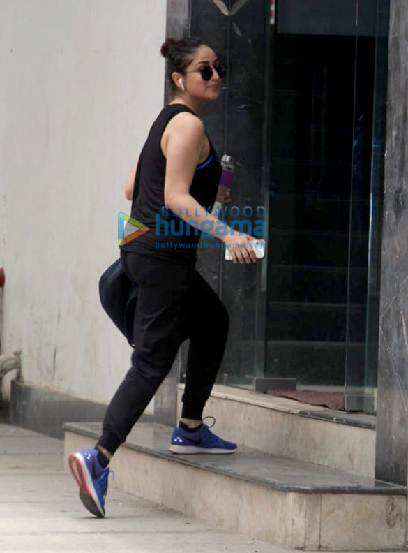 photos janhvi kapoor yami gautam and kunal khemu spotted at the gym 2