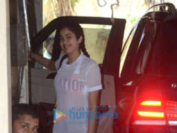 Photos: Janhvi Kapoor snapped at the gym