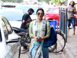 Photos: Kiara Advani, Malaika Arora and Twinkle Khanna spotted in Bandra