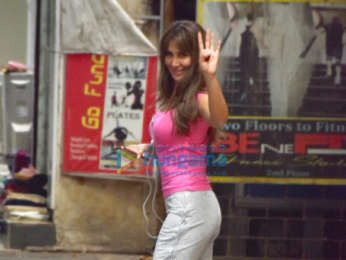 Photos: Kim Sharma spotted after dance rehearsal in Khar