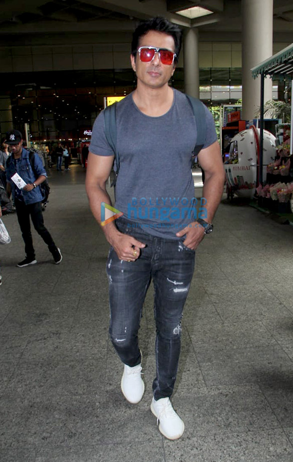 photos priyanka chopra jonas anushka sharma nidhhi agerwal and others snapped at the airport 6