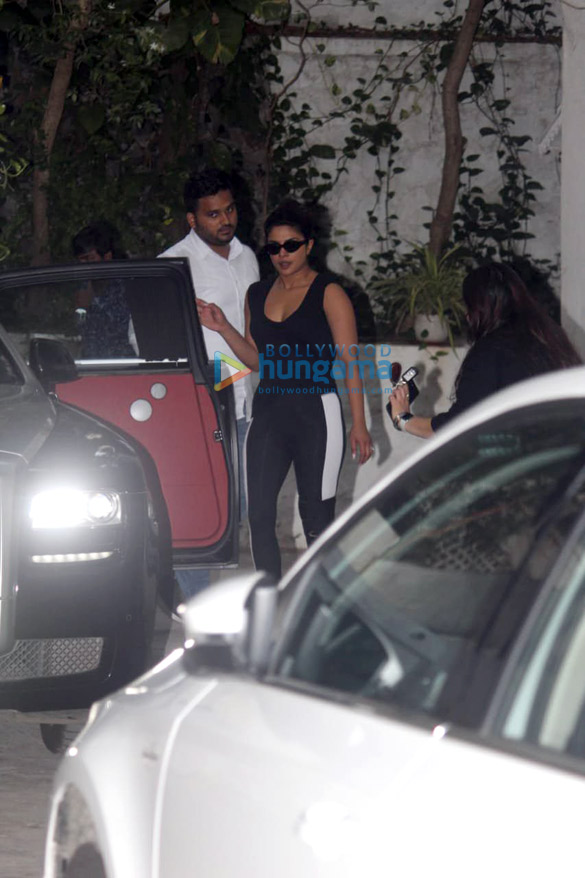photos priyanka chopra jonas zaira wasim and farhan akhtar snapped during a shoot in bandra 6