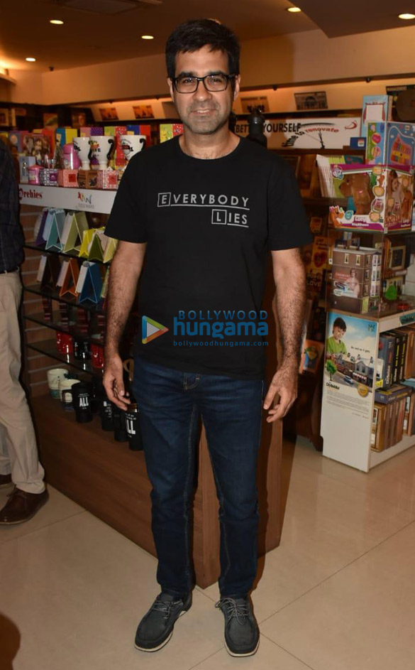 photos rasika dugal snapped at book kidnapped launch 4