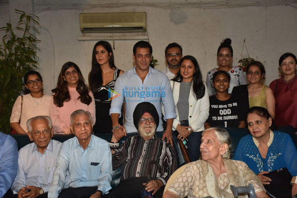 photos salman khan and katrina kaif meet families who have witnessed the 1947 partition 1