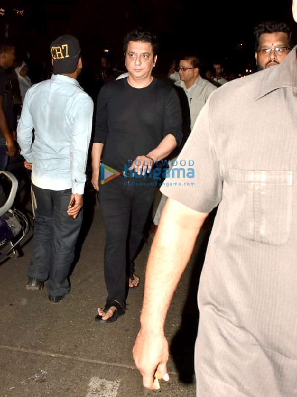 photos salman khan and others attends nadeems mothers funeral 3