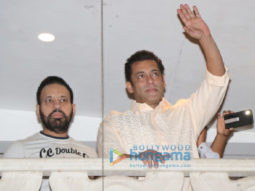 Photos: Salman Khan snapped greeting fans during Eid celebration