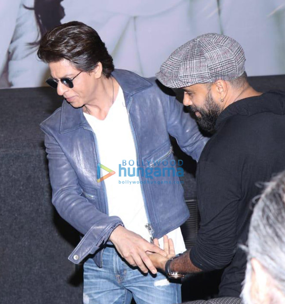 photos shah rukh khan and others grace the music and trailer launch of the marathi film smile please 5