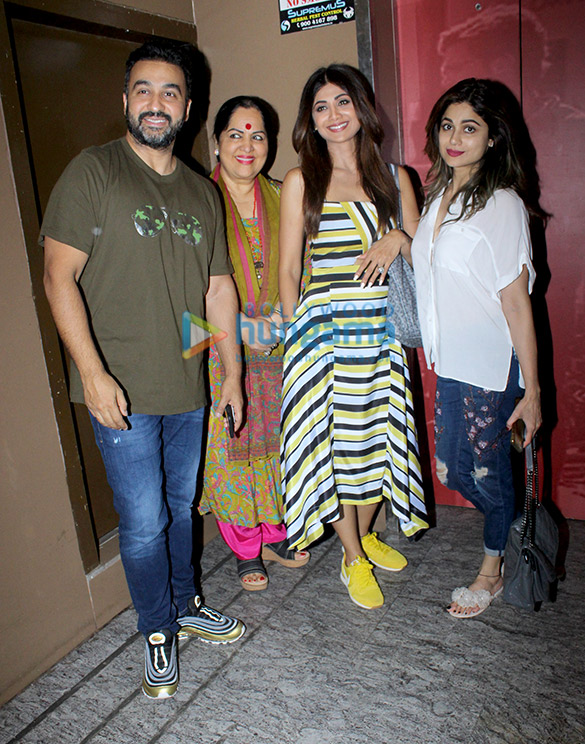 photos shilpa shetty shamita shetty and tara sutaria snapped at pvr juhu 5