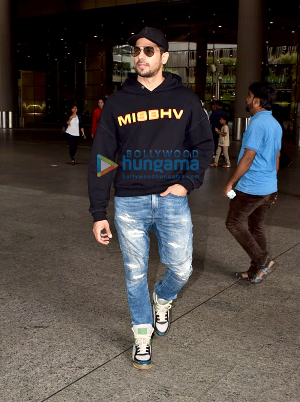 Photos: Sidharth Malhotra and Nora Fatehi snapped at the airport