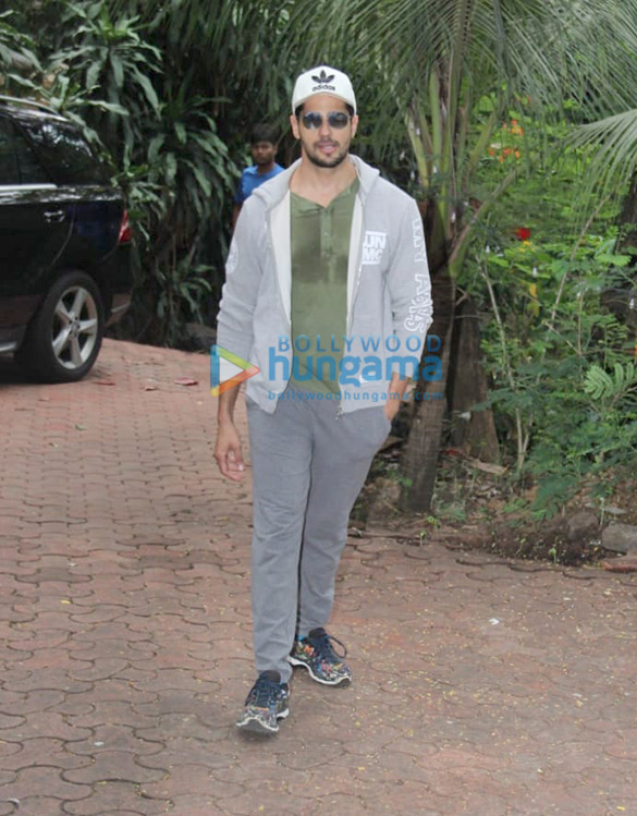 photos sidharth malhotra spotted at a dance class 3 2